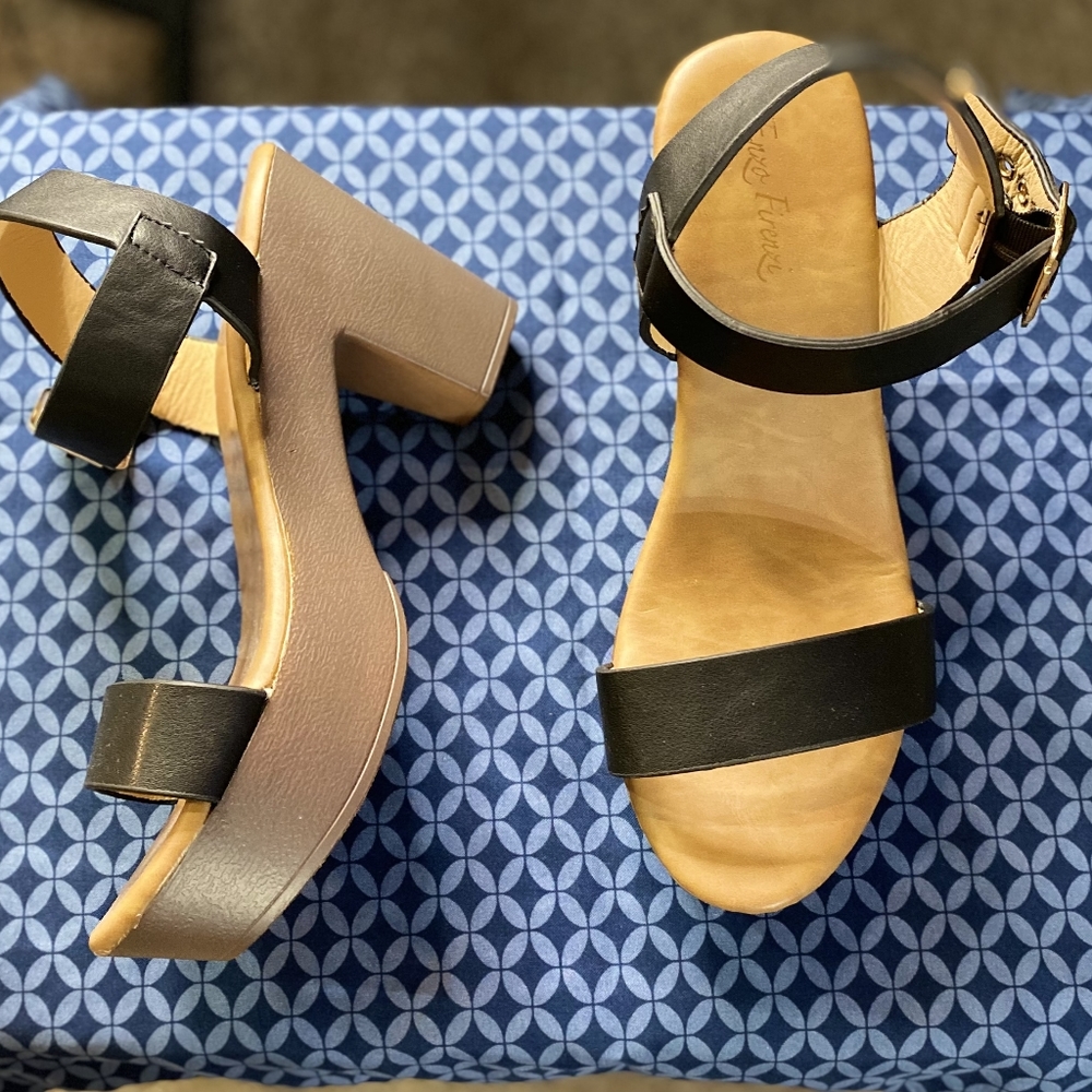 Sandal